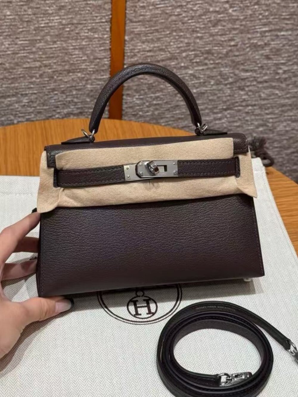 Classic Hermes Bag: A Stylish and Versatile Choice for Elegance
